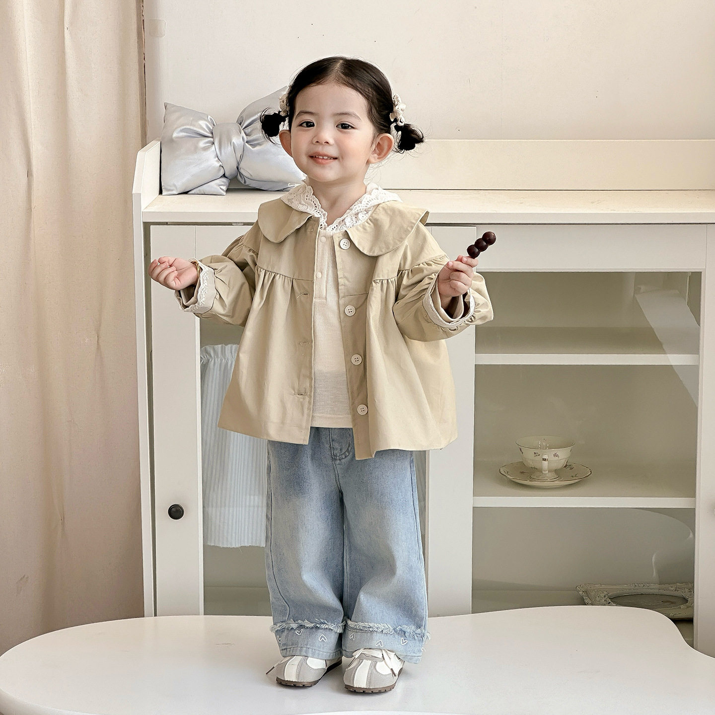 女童娃娃领纯棉外套2026春装新款泡泡袖风衣女孩洋气时髦英伦上衣