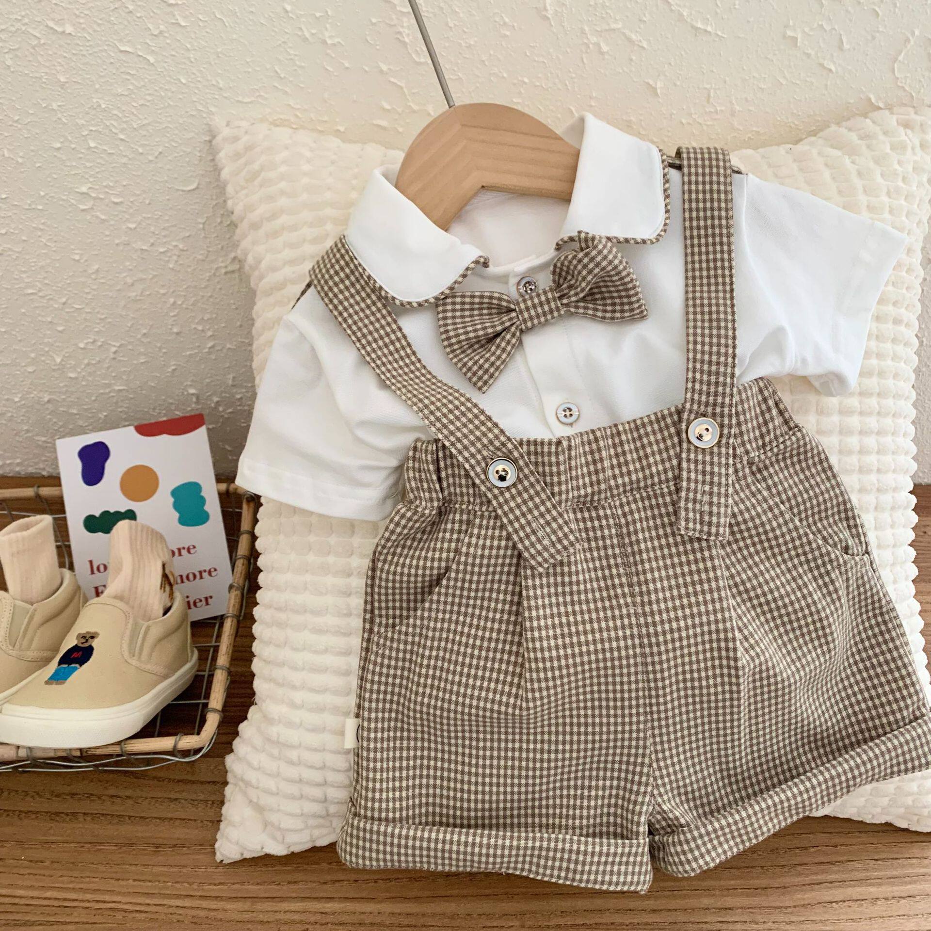 儿童英伦短袖衬衫套装表演服宝宝领结白衬衣男童格子背带裤两件套