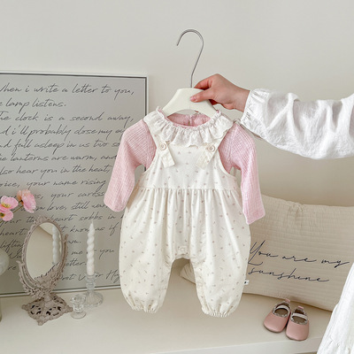 婴儿背带连体衣+花边打底衫套装