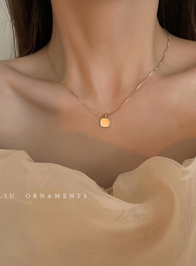 2023年新款轻奢小众方形贝壳项链