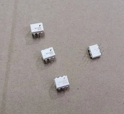 直插光电耦合器/隔离器 DIP6 全新原装MOC3041 MOC3081 MOC3083
