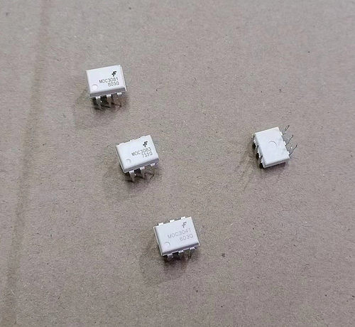 直插光电耦合器/隔离器 DIP6 全新原装MOC3041 MOC3081 MOC3083