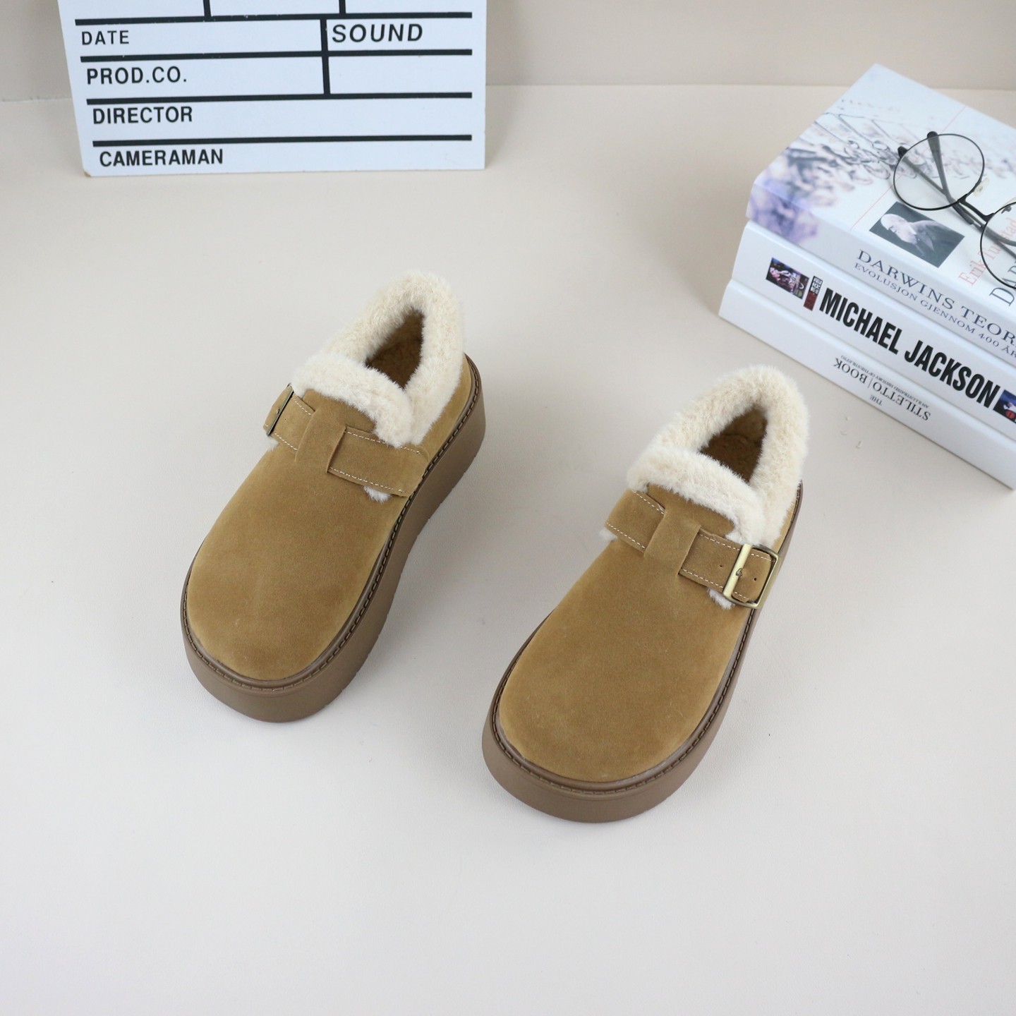 秋冬加绒磨砂皮带扣增高女勃肯鞋