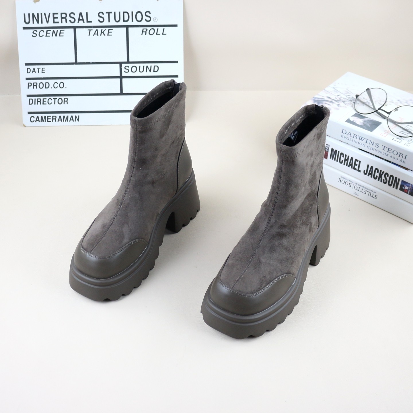 39秋冬季新款撤柜加绒粗高跟厚底后拉链显瘦时尚百搭女瘦瘦短靴