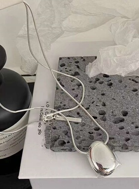 银色椭圆蛋形吊坠钛钢金属长款毛衣链欧美时尚个性夸张简约百搭