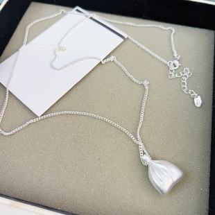 优雅拉丝银钱袋子扇形吊坠项链女锁骨链设计感长款饰品