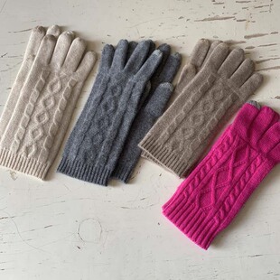尾货出德国绞花100山羊绒触屏手套女分指五指加厚粉色卷边学生
