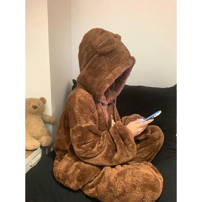 可爱小熊珊瑚绒睡衣女