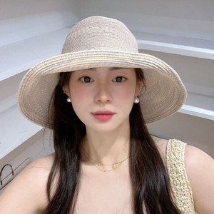 高定款幻彩混色细草编大帽檐渔夫帽女夏季出游百搭遮阳防晒帽高级