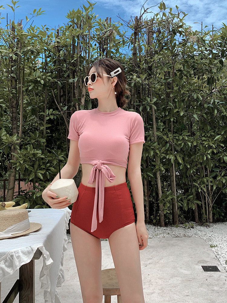 Mu Lang swimsuit female conservative student small fresh Korean ins wind two-piece two-piece cover belly thin high waist