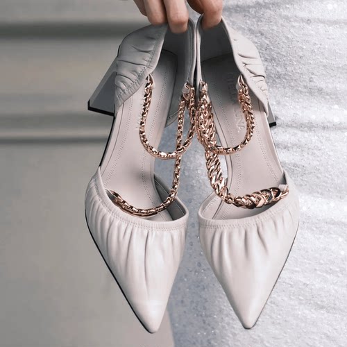 STELLALUNA法式尖头侧空高跟鞋