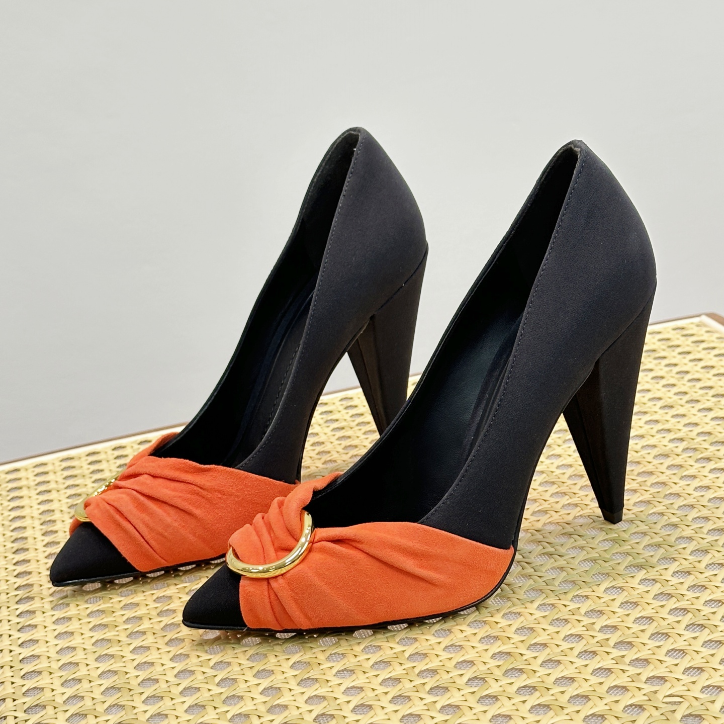 STELLALUNA尖头浅口细高跟单鞋