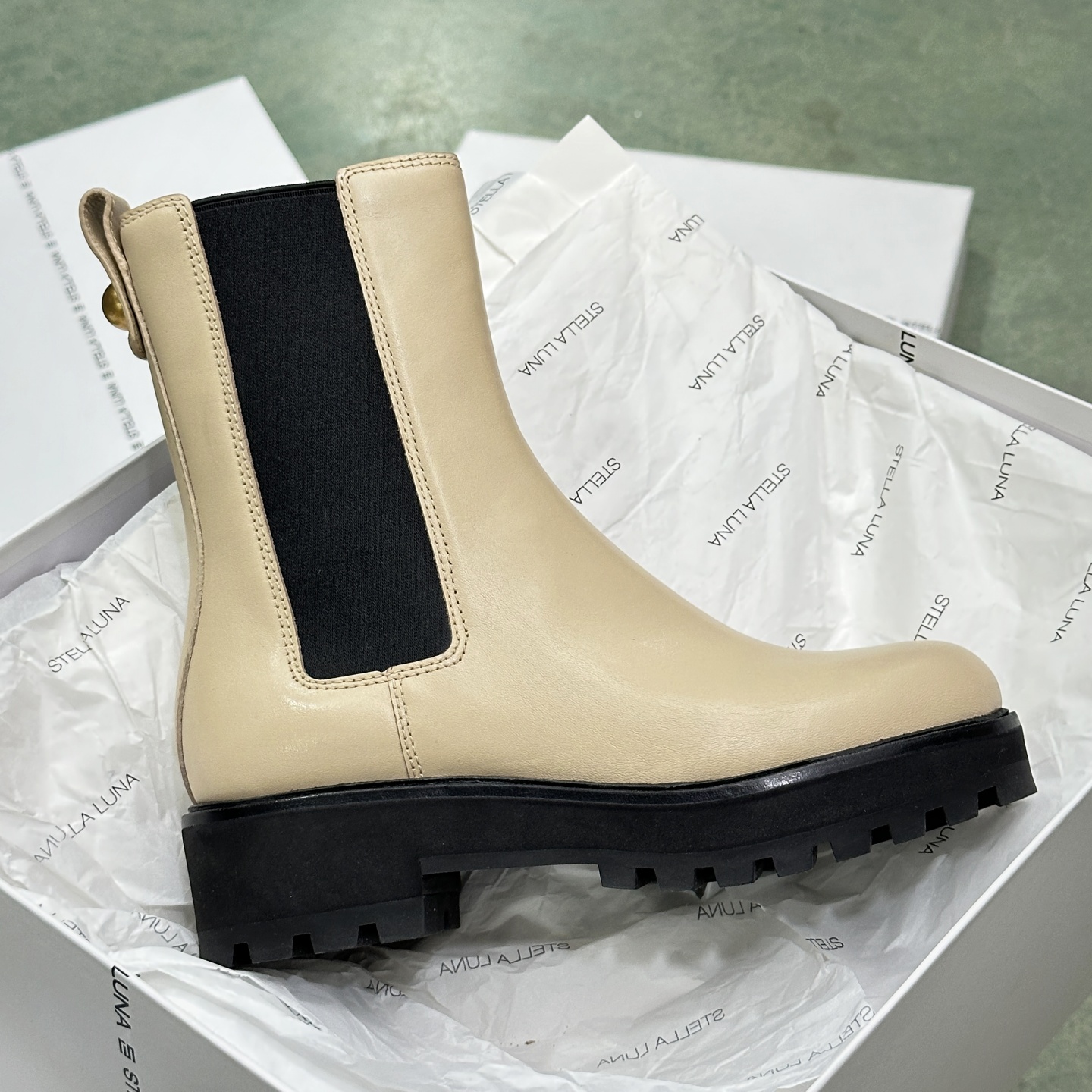 露娜圆头方跟套筒显瘦切尔西靴