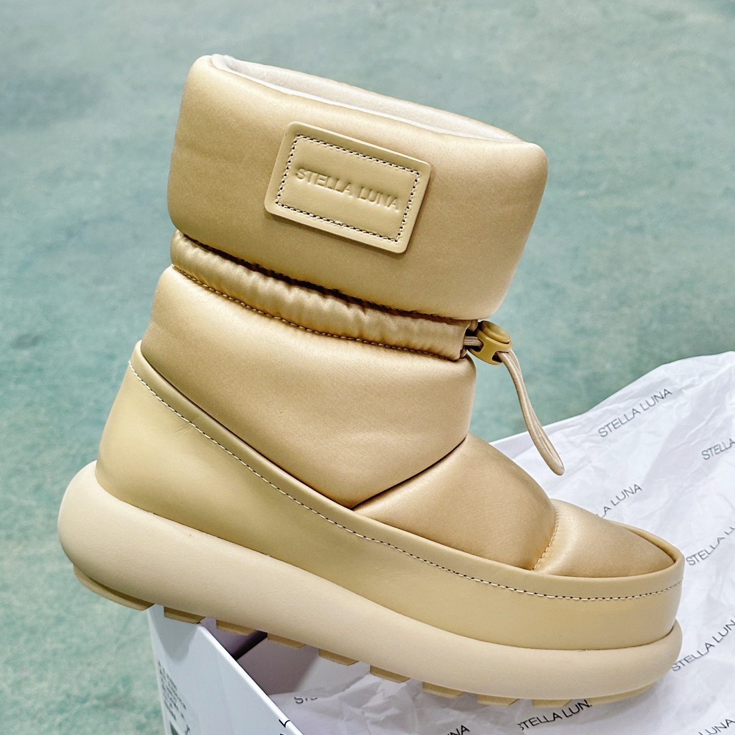 露娜厚底保暖舒适雪地靴