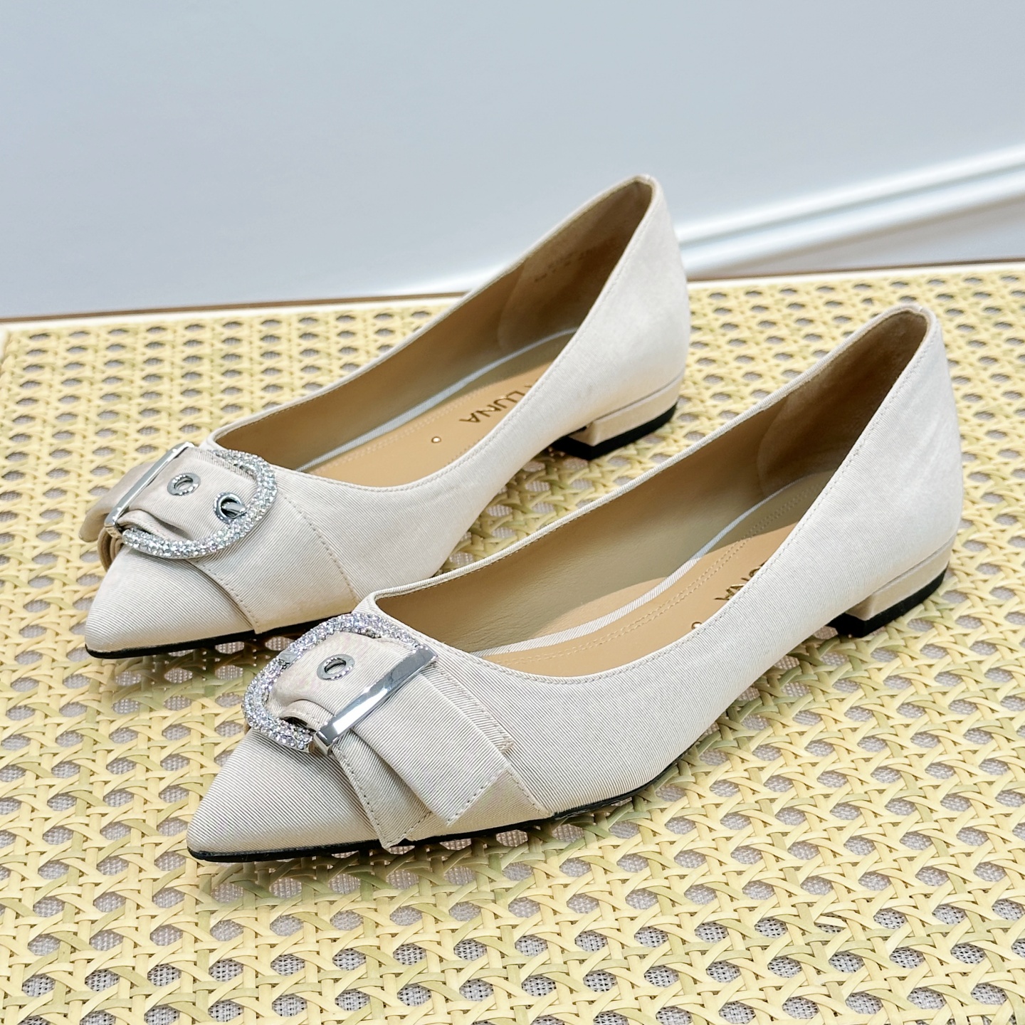 STELLALUNA水钻饰扣浅口平底单鞋