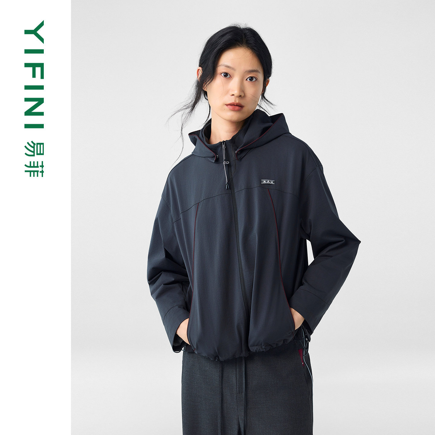 [专柜同款]Yifini/易菲可拆卸帽子下摆抽绳宽松时尚外套女26秋新