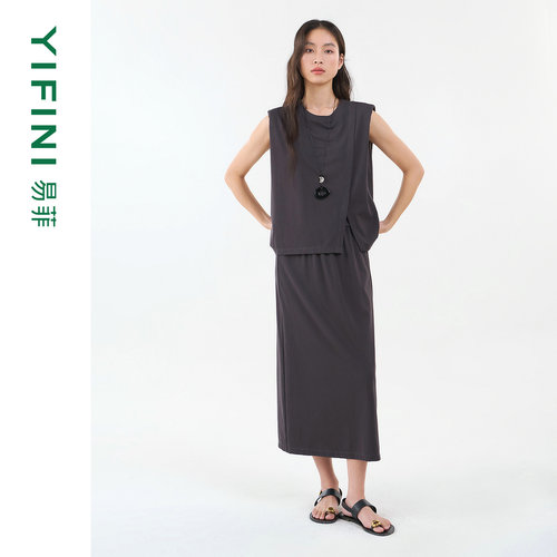 易菲设计感无袖T恤直筒半裙套装