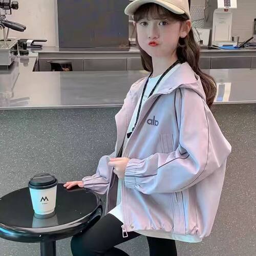 女童春秋外套冲锋衣上衣2026新款儿童韩版洋气防风风衣中大童夹克