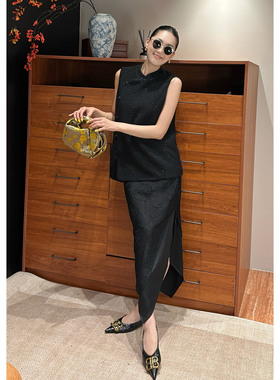 AME   浓金葵黑马甲 绵羊毛混纺国风端庄拉边背心马甲ZE01SZHJ571