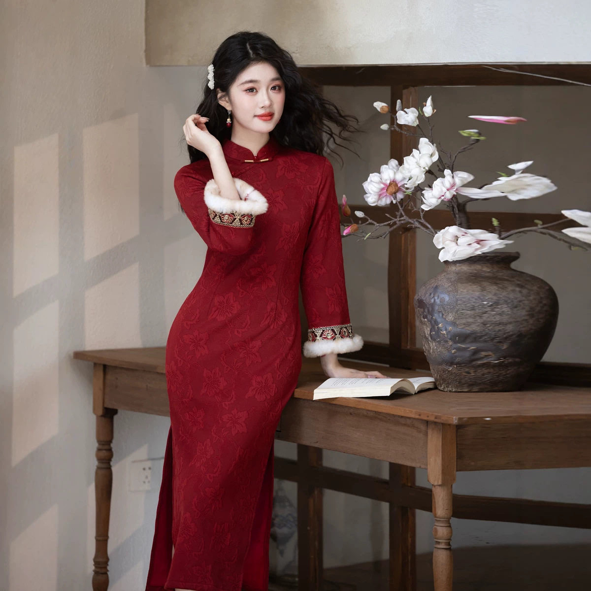 新中式红色订婚旗袍秋冬季加绒加厚敬酒服气质年轻款高级感拜年服