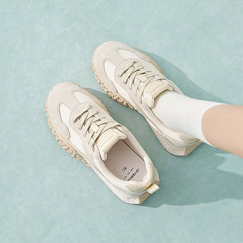 快乐玛丽时尚休闲鞋女2025新款厚底增高轻便防滑气质复古板鞋女款