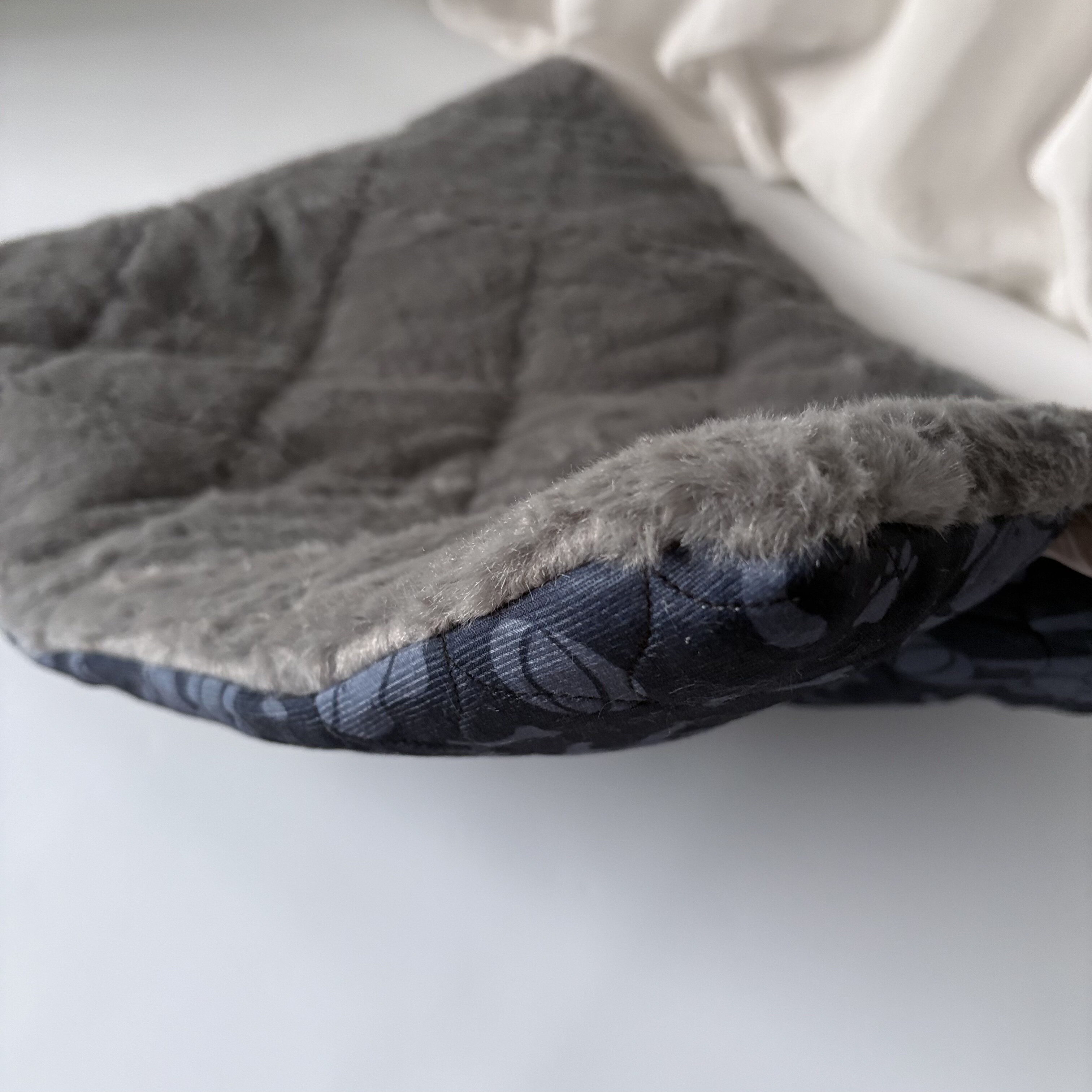 防潮隔垫子中大型狗床泰迪狗狗猫咪睡狗不粘毛可外携带隔垫户外垫