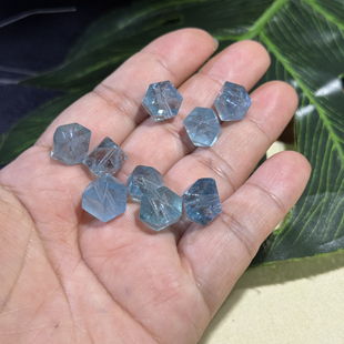 精选天然蓝托帕石约9mm唐八棱梦幻晶体蓝色深邃星空感手链项链DIY