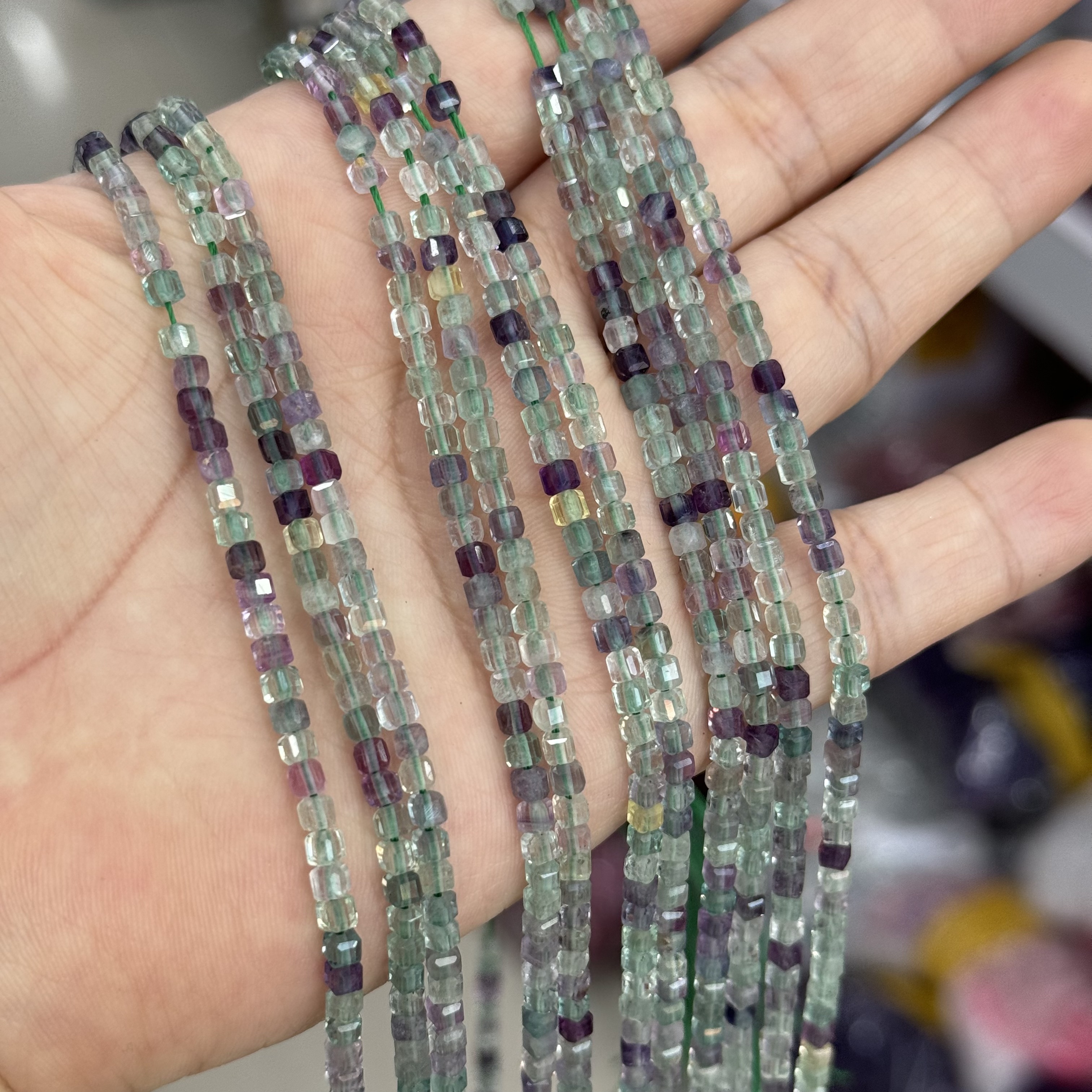 3Mm天然绿萤石方糖散珠配珠DIY项链手链手工串珠方块切面半成品