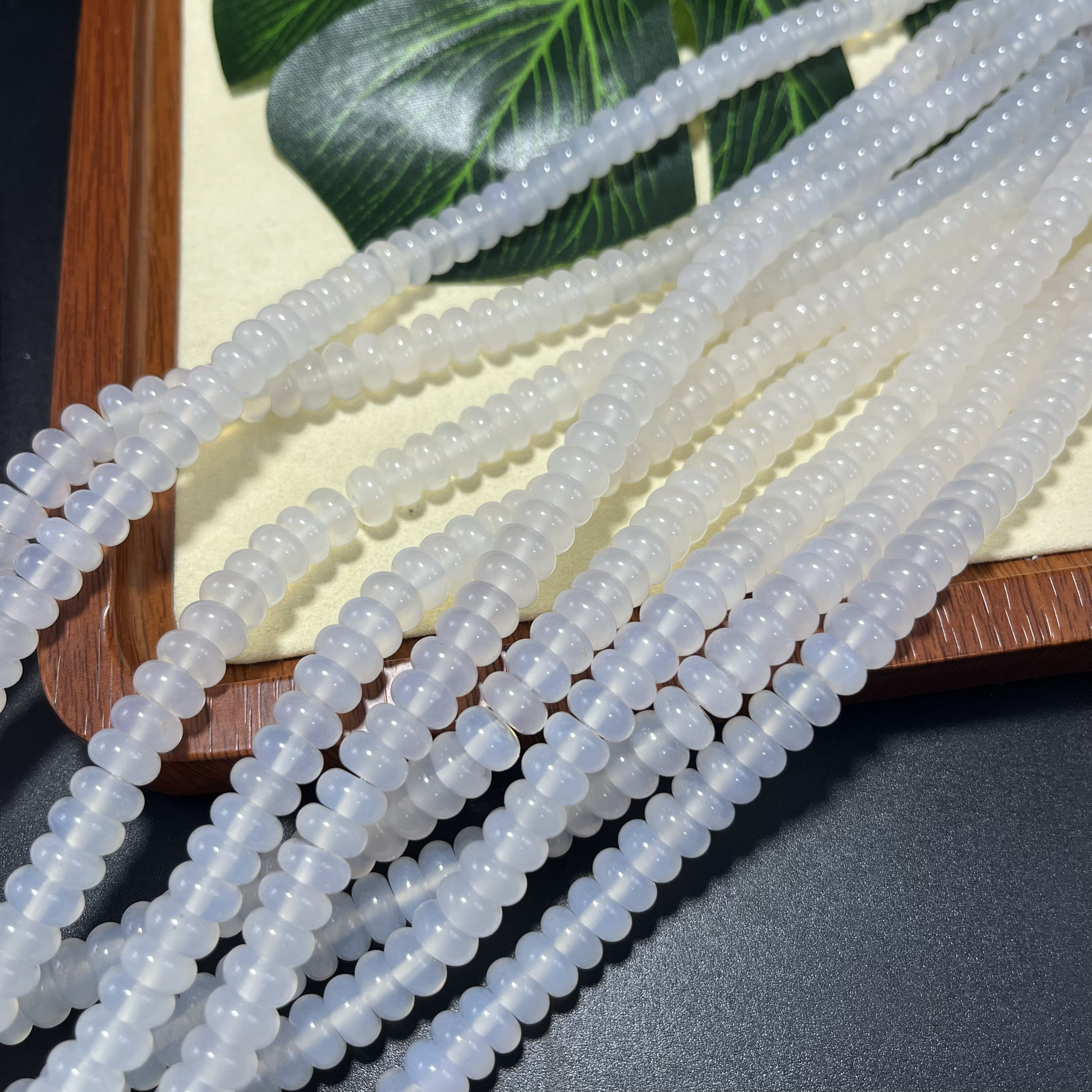 巴西白玛瑙算盘珠隔珠手链