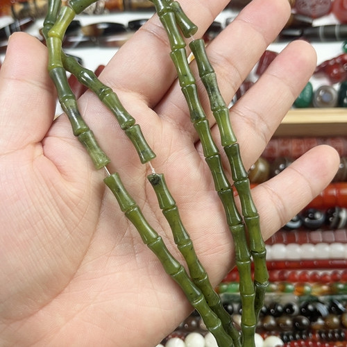 青绿色南方玉节节高升