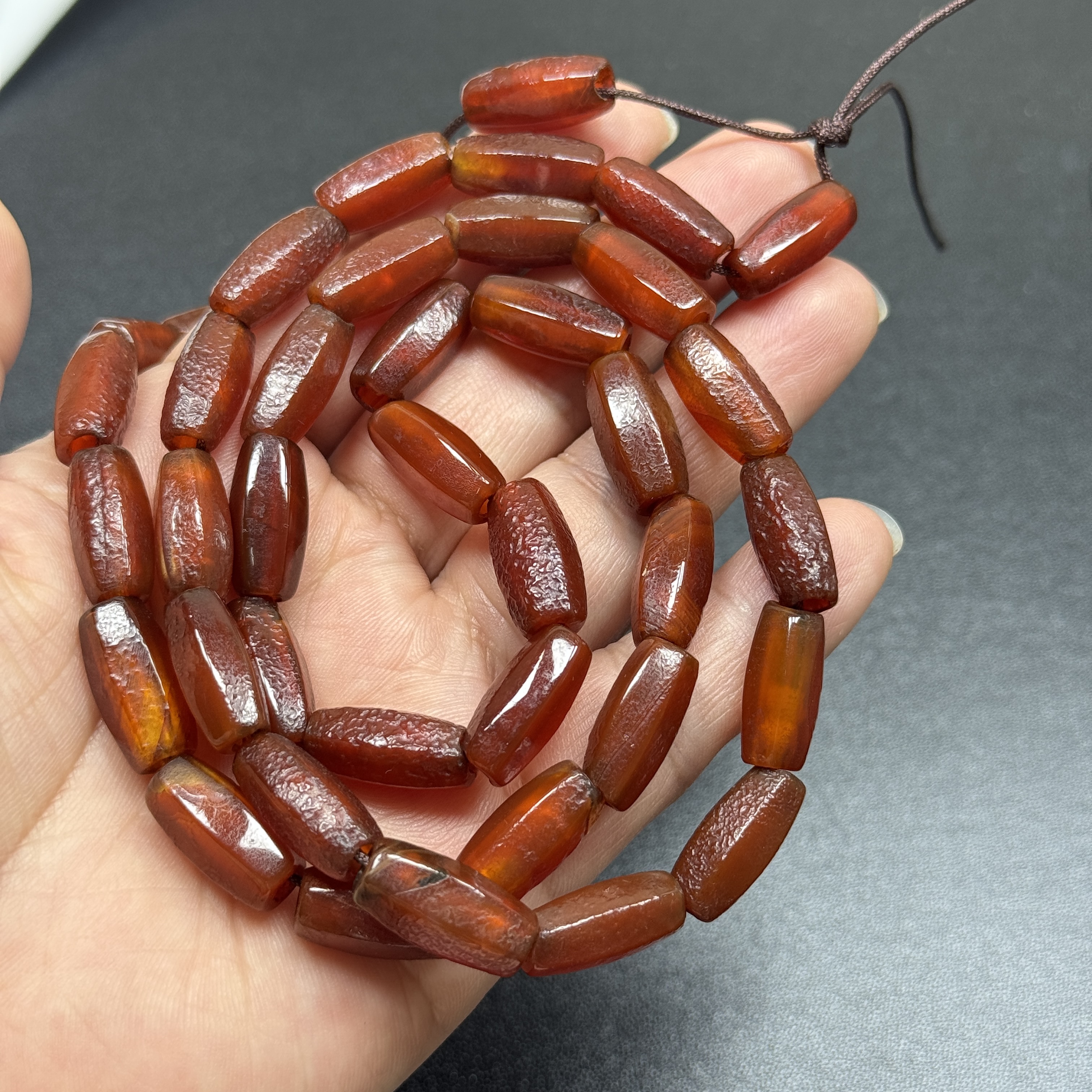 天然大孔红玛瑙约7*17mm散珠半成品Diy项链手链配珠有瑕疵