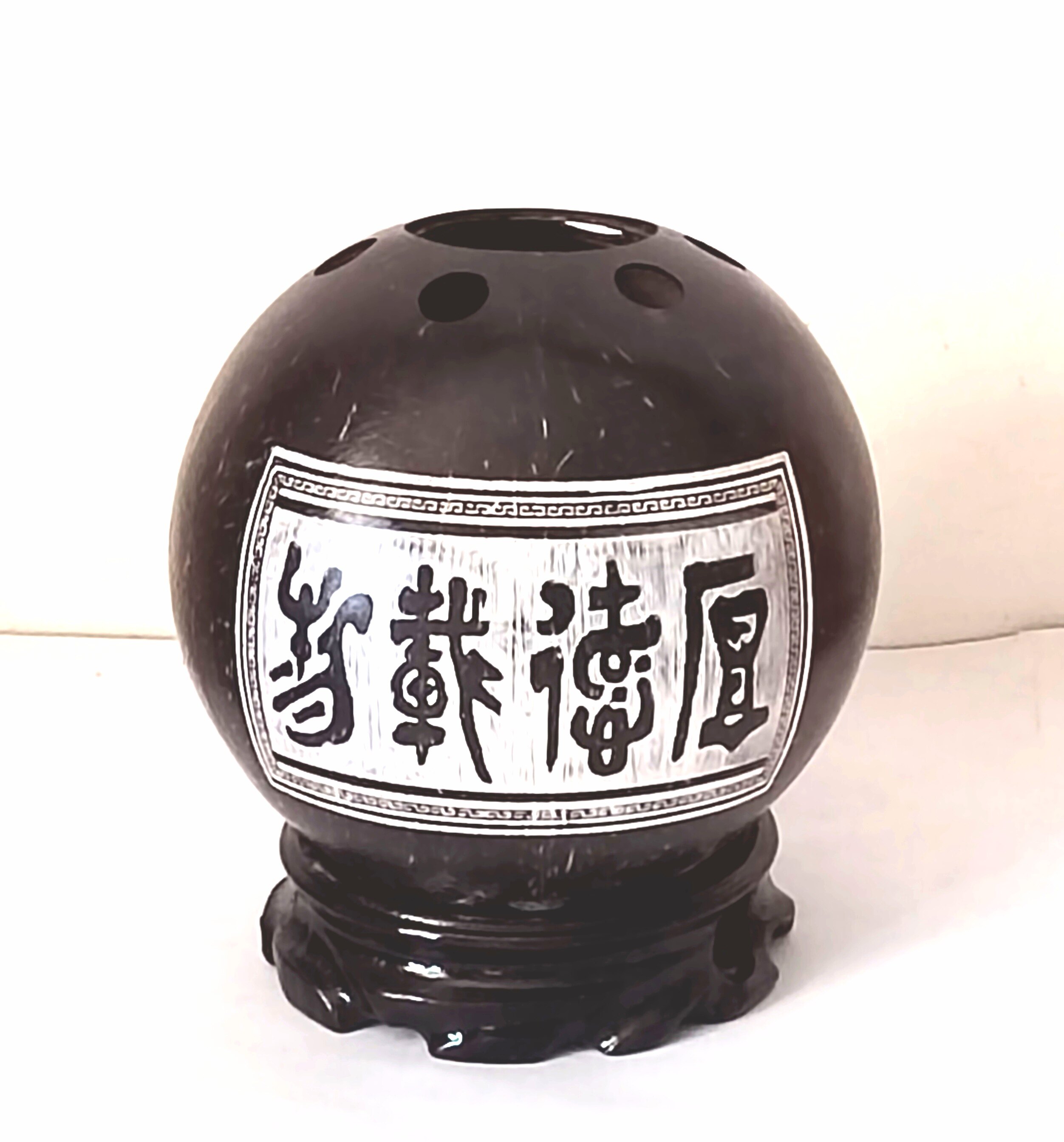 天然椰子壳雕刻笔筒非遗椰雕海南特色摆件工艺礼品生日办公客厅书
