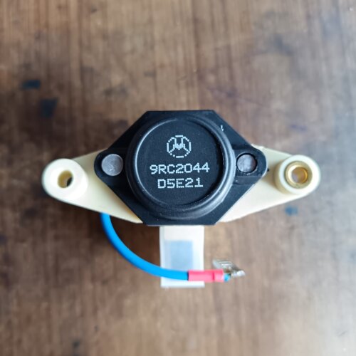 汽车电压调节器 28V  适用于金龙 宇通 大宇 欧曼