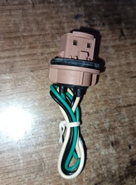 汽车T20灯泡插座适用于日系小轿车转向刹车插泡灯座单丝双丝后雾
