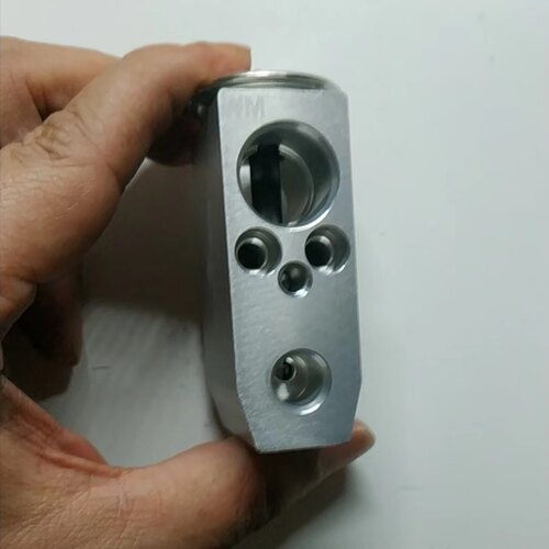 汽车空调膨胀阀 蒸发器膨胀阀 适用于威马 松鹰