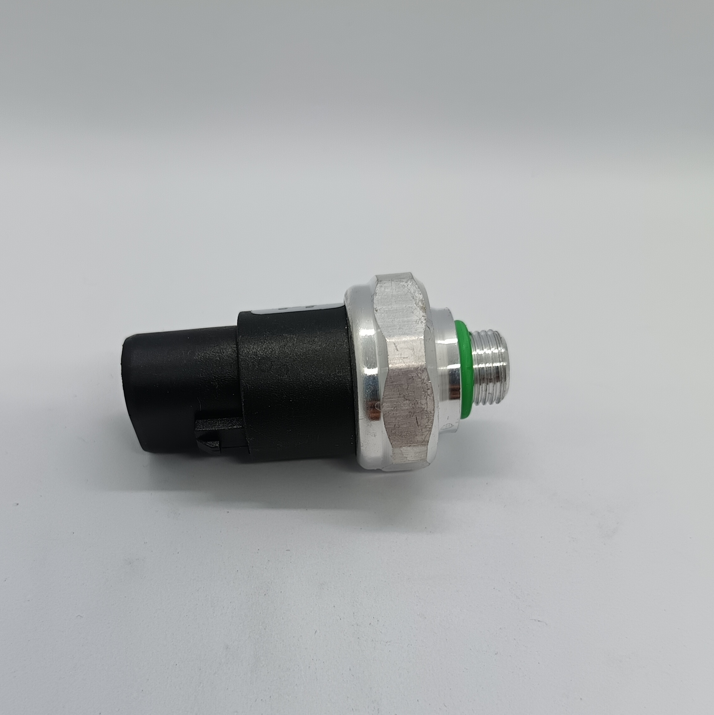 汽车空调压力开关干燥瓶调节阀 管道阀适用于比亚迪F3 五十铃奥铃