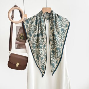 时尚气质百搭真丝羊毛三角巾女秋冬季保暖护颈丝毛围脖高级感屁帘