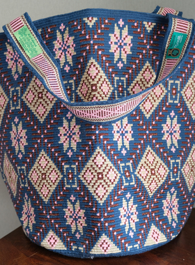 哥仑比亚WAYUU部落手工编织瓦尤包单股TOTE托特金线蓝粉枫叶