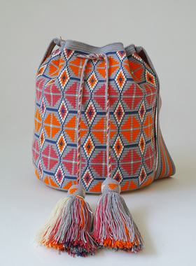 哥仑比亚WAYUU部落手工编织包瓦尤包单股大号灰底桔西瓜粉正方菱