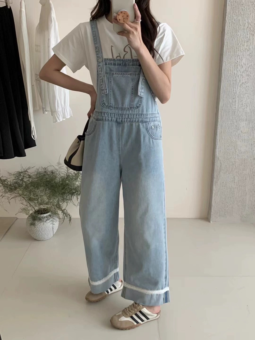MOMO8855休闲减龄牛仔背带裤女25春新款小个子减龄设计感蕾丝裤脚
