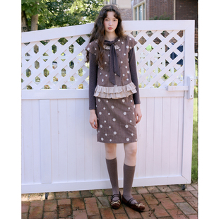 今日艺术家原创棕色复古少女波点娃娃衫 马甲荷叶边上衣短裙套装