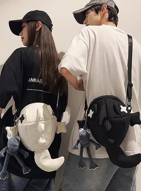 鲨鱼创意怪兽背包卡通男女孩大学生搞怪个性单肩包情侣斜挎小包潮