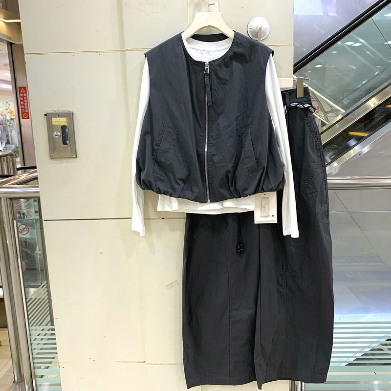 蝶语25T8125 长袖白T+拉链圆领马甲+阔腿弯刀裤休闲减龄三件套秋