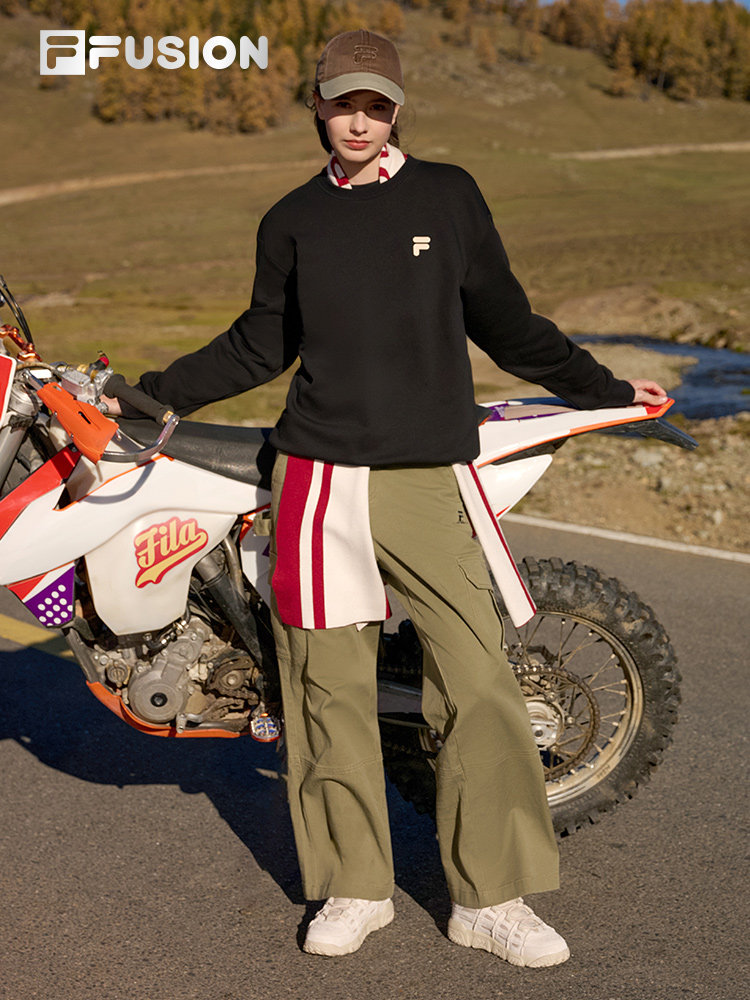 FILA FUSION FILA 트렌디 브랜드 커플 스타일 벨벳 운동복 남성용 2024 가을 여성을위한 새로운 느슨한 라운드 넥 탑