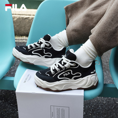 FILA斐乐女面包板鞋黑色流沙鞋
