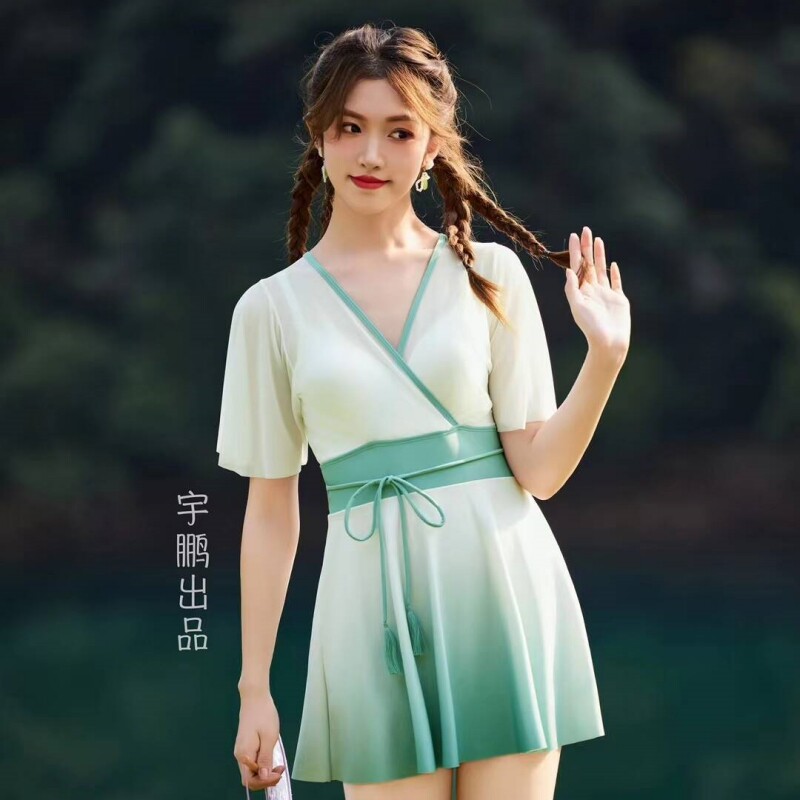 泳衣女连体裙式保守短袖平角V领收腰显瘦钢托聚拢古风温泉游泳装