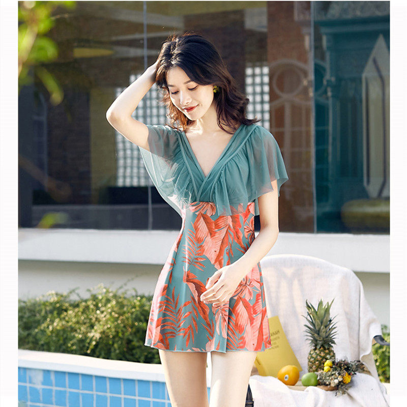 泳衣女连体2026年新款裙式荷叶边保守加肥大码藏肉显瘦沙滩游泳装