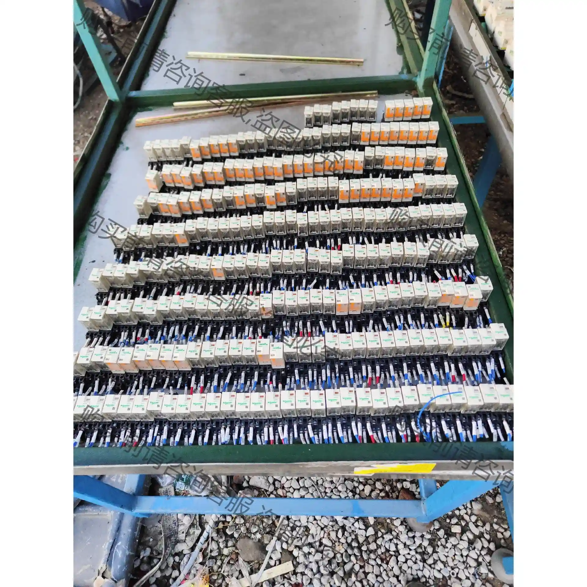 施耐de继电器RXM2LB2BD 24VDC 8脚底座 RX 先议价 包上机好用