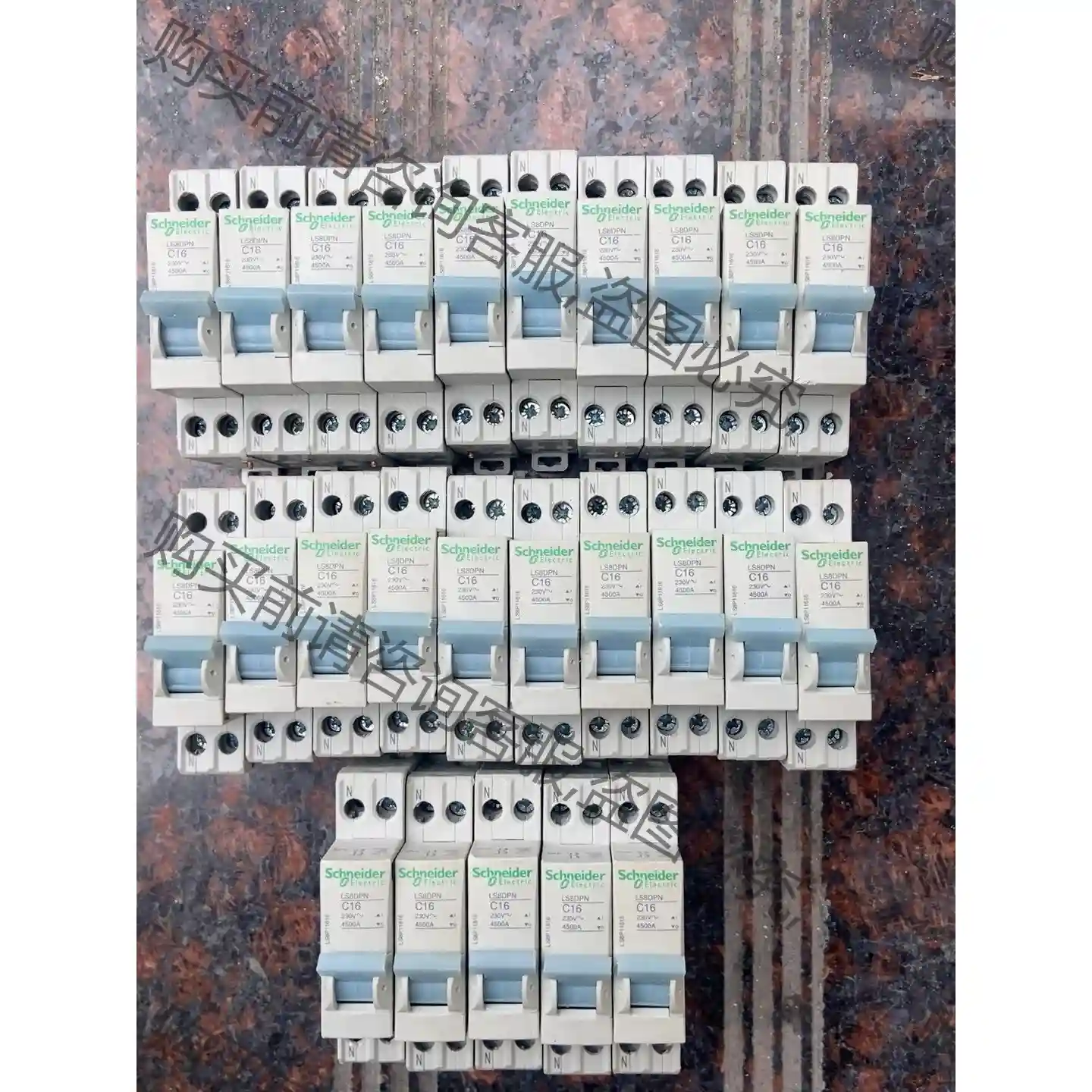 二手拆机施耐deLS8小型断路器1P/2P/3P空气开关 先议价 包上机好
