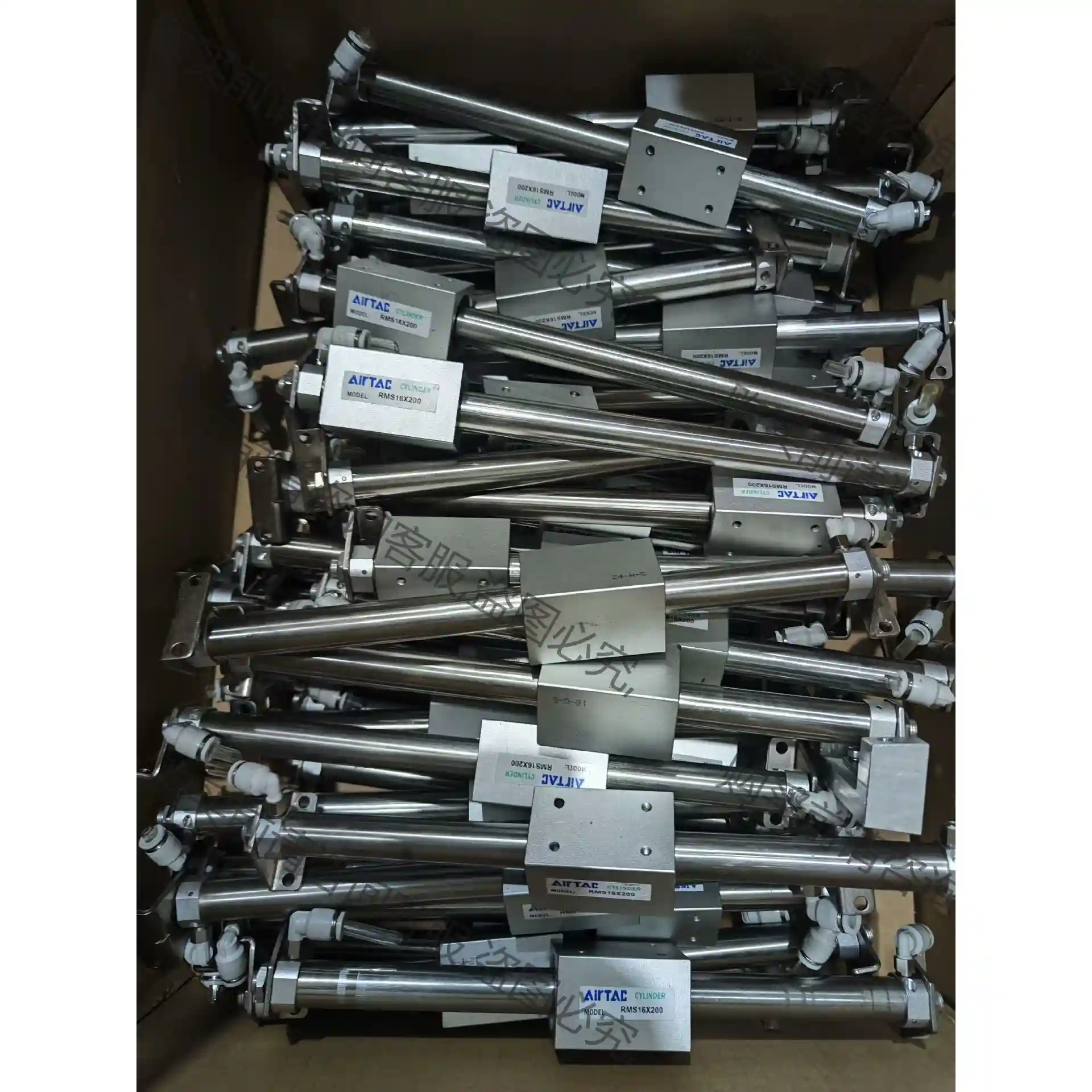 亚德客气缸RMS16X200 先议价 包上机好用